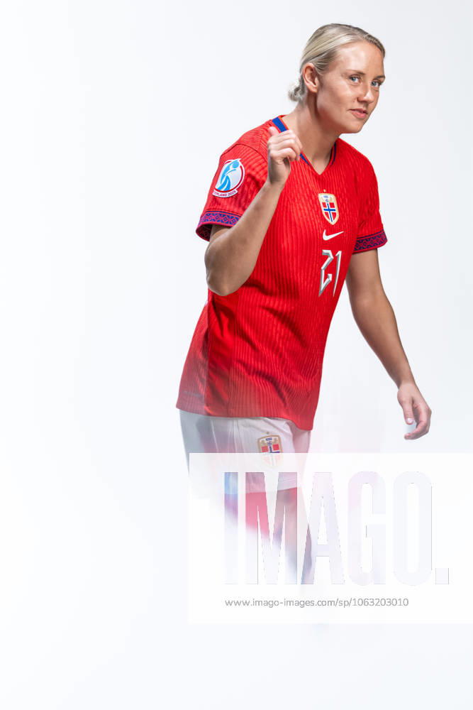 Lisa Naalsund of the Norwegian womens national football team during a media day ahead of the UEFA Women s Euro on June 23, 2025 in Oslo Photo Vegard Grott BILDBYRAN kod VG VG0771 bbeng fotboll football soccer fotball norge norway women dam pre camp precamp media day mediedag uefa euro em kvinner em 2025 preview