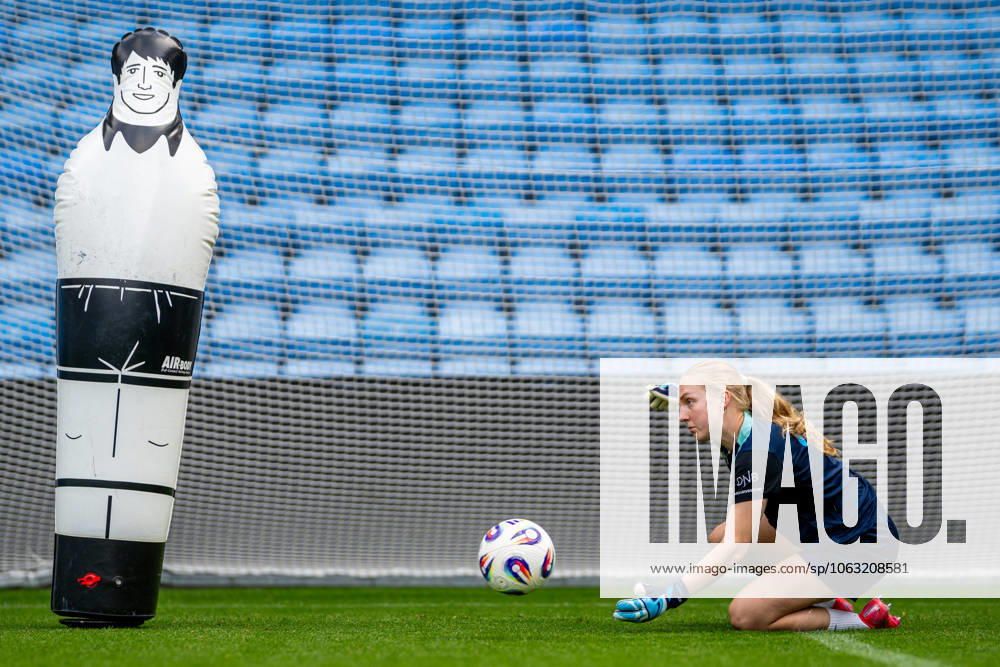 Goalkeeper Sunniva Skoglund of the Norwegian women s national football team during a training session on June 23, 2025 in Oslo Photo Vegard Grott BILDBYRAN kod VG VG0769 bbeng fotboll football soccer fotball norge norway women dam träning practice training trening pre camp precamp