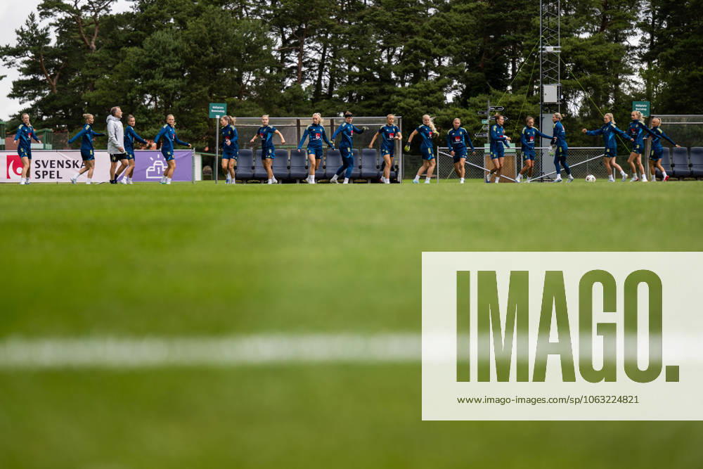 Players of the Swedish women s national football team during a training session on June 25, 2025 in Ahus Photo Mathias Bergeld BILDBYRAN code MB MB1152 fotboll football soccer fotball träning practice training sverige sweden dam bbeng kvinner women