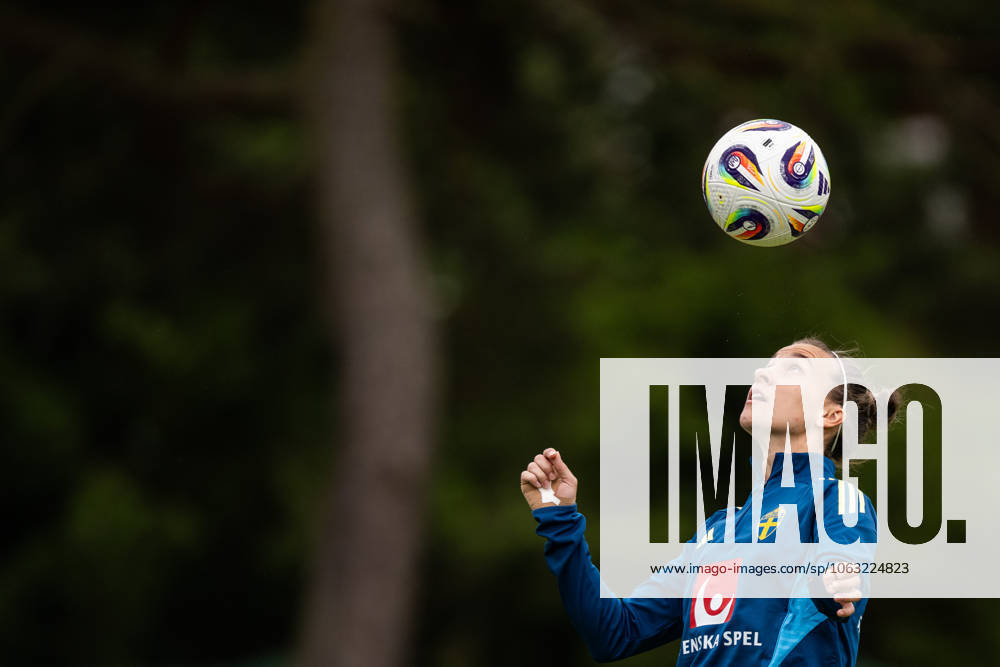 Julia Zigiotti Olme of the Swedish women s national football team during a training session on June 25, 2025 in Ahus Photo Mathias Bergeld BILDBYRAN code MB MB1152 fotboll football soccer fotball träning practice training sverige sweden dam bbeng kvinner women