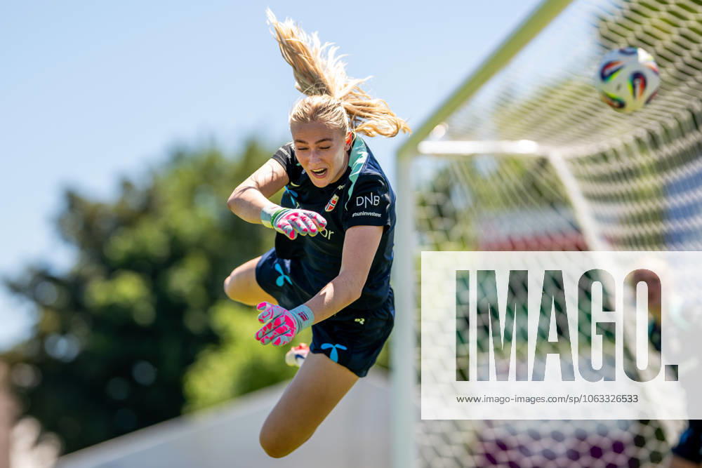 Goalkeeper Selma Panengstuen of the Norwegian women s national football team during a training session ahead of the UEFA Women s Euro 2025 on June 29, 2025 in Neuchatel Photo Vegard Grott BILDBYRAN kod VG VG0774 bbeng fotboll football soccer fotball fotballs em fotball em europamästerskap em uefa womens euro em 2025 träning practice training trening norge norway dam day 3