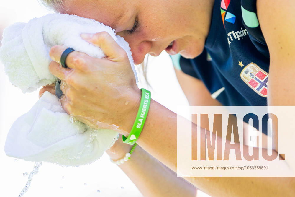 Frida Maanum of the Norwegian women s national football team cools down during a training session ahead of the UEFA Women s Euro 2025 on June 30, 2025 in Neuchatel Photo Vegard Grott BILDBYRAN kod VG VG0775 bbeng fotboll football soccer fotball fotballs em fotball em europamästerskap em uefa womens euro em 2025 träning practice training trening norge norway dam day 2