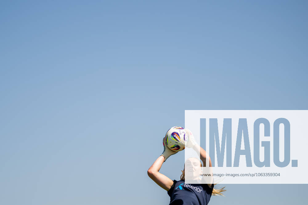 Goalkeeper Selma Panengstuen of the Norwegian women s national football team during a training session ahead of the UEFA Women s Euro 2025 on June 30, 2025 in Neuchatel Photo Vegard Grott BILDBYRAN kod VG VG0775 bbeng fotboll football soccer fotball fotballs em fotball em europamästerskap em uefa womens euro em 2025 träning practice training trening norge norway dam day 2
