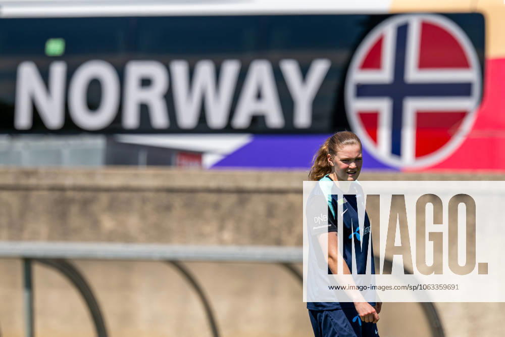 Signe Gaupset of the Norwegian women s national football team during a training session ahead of the UEFA Women s Euro 2025 on June 30, 2025 in Neuchatel Photo Vegard Grott BILDBYRAN kod VG VG0775 bbeng fotboll football soccer fotball fotballs em fotball em europamästerskap em uefa womens euro em 2025 träning practice training trening norge norway dam day 2
