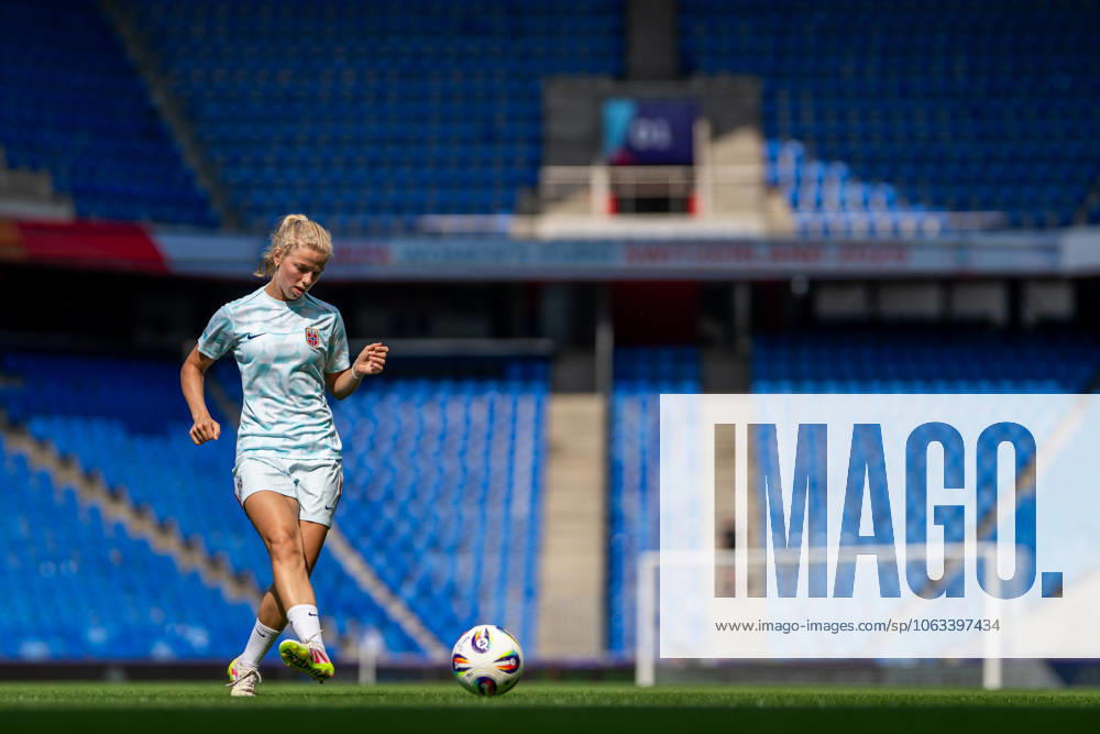 Justine Kielland of the Norwegian women s national football team during a training session ahead of the UEFA Women s Euro 2025 on July 1, 2025 in Basel Photo Vegard Grott BILDBYRAN kod VG VG0777 bbeng fotboll football soccer fotball fotballs em fotball em europamästerskap em uefa womens euro em 2025 träning practice training trening norge norway dam day 1