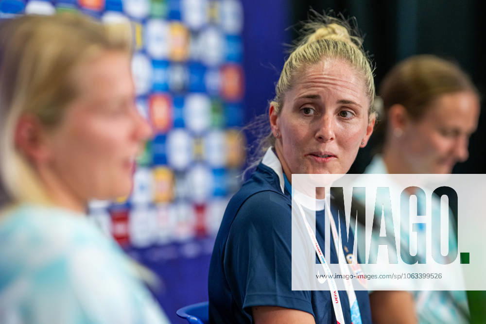 Head coach Gemma Grainger of the Norwegian women s national football team during a press conference ahead of the UEFA Women s Euro 2025 on July 1, 2025 in Basel Photo Vegard Grott BILDBYRAN kod VG VG0776 bbeng fotboll football soccer fotball fotballs em fotball em europamästerskap em uefa womens euro em 2025 pressekonferanse press conference norge norway dam day 1