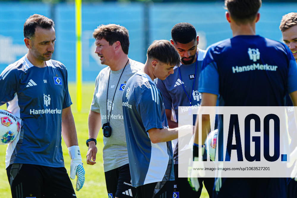 Merlin Polzin Hamburger SV, Coach , Max Bergmann Hamburger SV, Co Coach , Richard Koehn Hamburger SV, Co Coach GER, Training Hamburger SV, Football, 1 Bundesliga, Season 2025 2026, 02 07 2025 GER, Training Hamburger SV, Football, 1 Bundesliga, Season 2025 2026, 02 07 2025 Hamburg