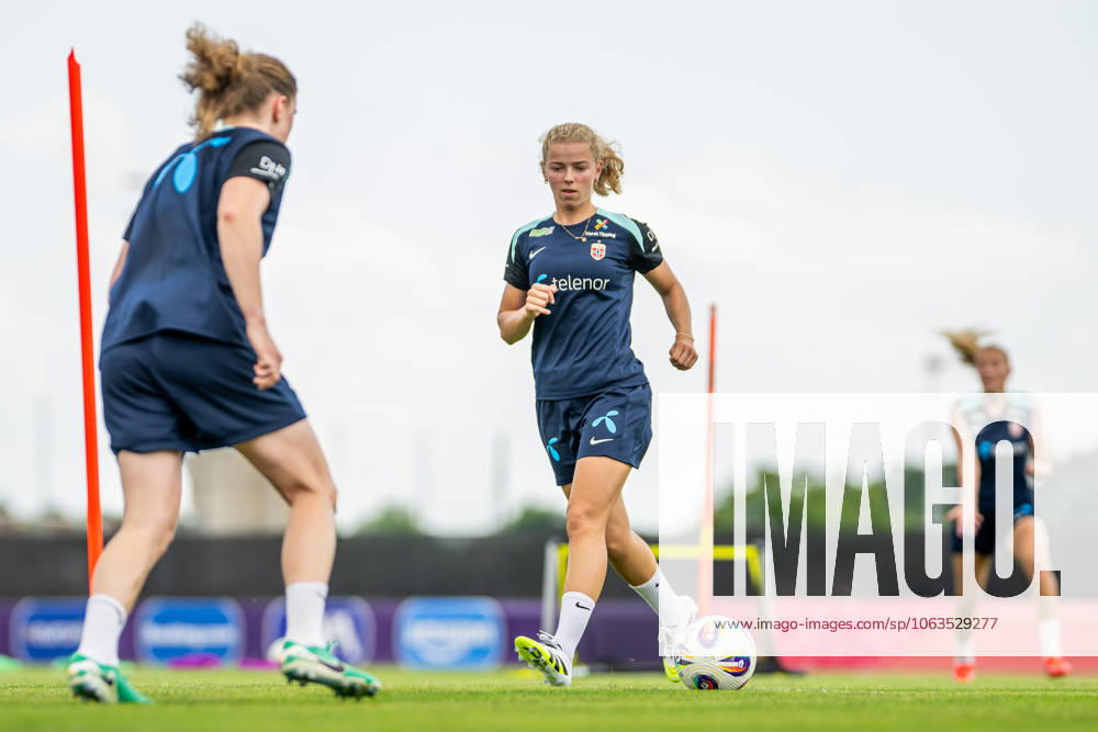 Justine Kielland of the Norwegian women s national football team at a training session during the UEFA Women s Euro 2025 on July 3, 2025 in Neuchatel Photo Vegard Grott BILDBYRAN kod VG VG0779 bbeng fotboll football soccer fotball fotballs em fotball em europamästerskap em uefa womens euro em 2025 träning practice training trening norge norway dam day2