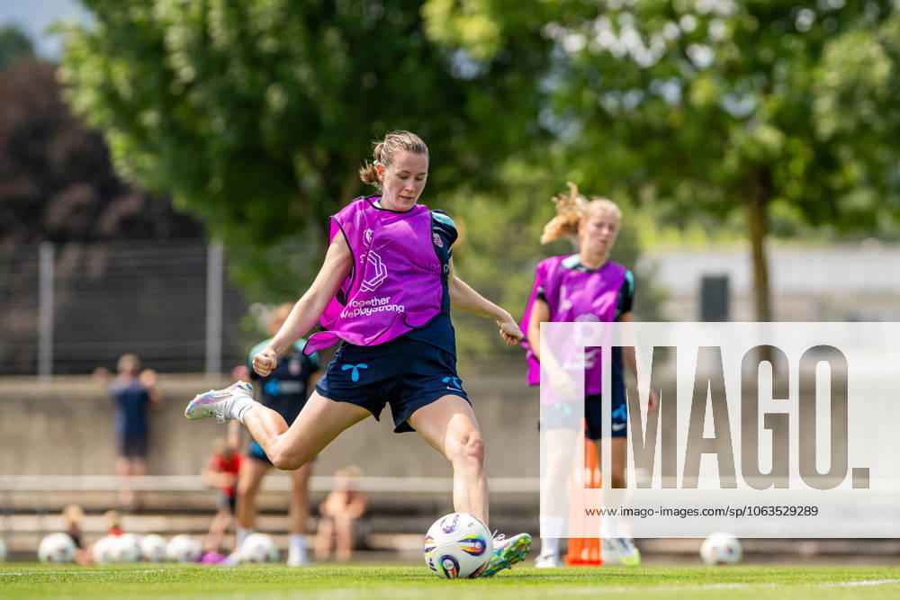 Elisabeth Terland of the Norwegian women s national football team at a training session during the UEFA Women s Euro 2025 on July 3, 2025 in Neuchatel Photo Vegard Grott BILDBYRAN kod VG VG0779 bbeng fotboll football soccer fotball fotballs em fotball em europamästerskap em uefa womens euro em 2025 träning practice training trening norge norway dam day2