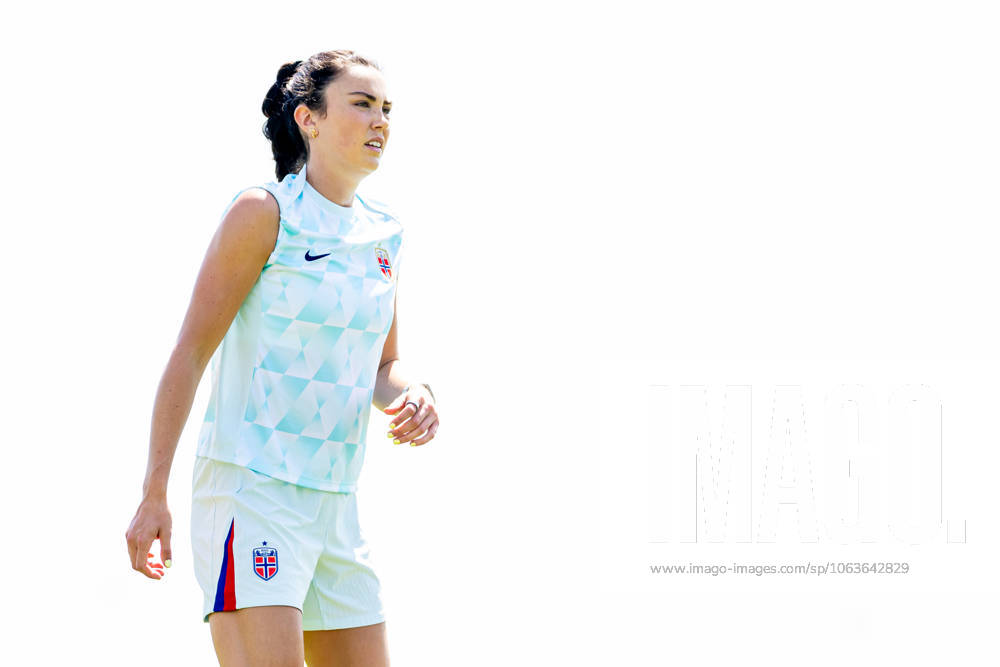 Ingrid Syrstad Engen of the Norwegian women s national football team at a training session during the UEFA Women s Euro 2025 on July 5, 2025 in Neuchatel Photo Vegard Grott BILDBYRAN kod VG VG0780 bbeng fotboll football soccer fotball fotballs em fotball em europamästerskap em uefa womens euro em 2025 träning practice training trening norge norway dam day4