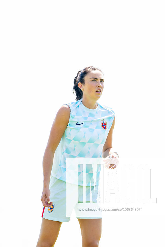 Ingrid Syrstad Engen of the Norwegian women s national football team at a training session during the UEFA Women s Euro 2025 on July 5, 2025 in Neuchatel Photo Vegard Grott BILDBYRAN kod VG VG0780 bbeng fotboll football soccer fotball fotballs em fotball em europamästerskap em uefa womens euro em 2025 träning practice training trening norge norway dam day4
