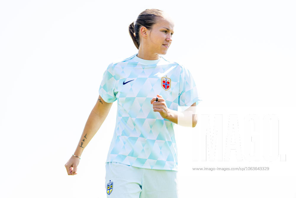 Guro Reiten of the Norwegian women s national football team at a training session during the UEFA Women s Euro 2025 on July 5, 2025 in Neuchatel Photo Vegard Grott BILDBYRAN kod VG VG0780 bbeng fotboll football soccer fotball fotballs em fotball em europamästerskap em uefa womens euro em 2025 träning practice training trening norge norway dam day4