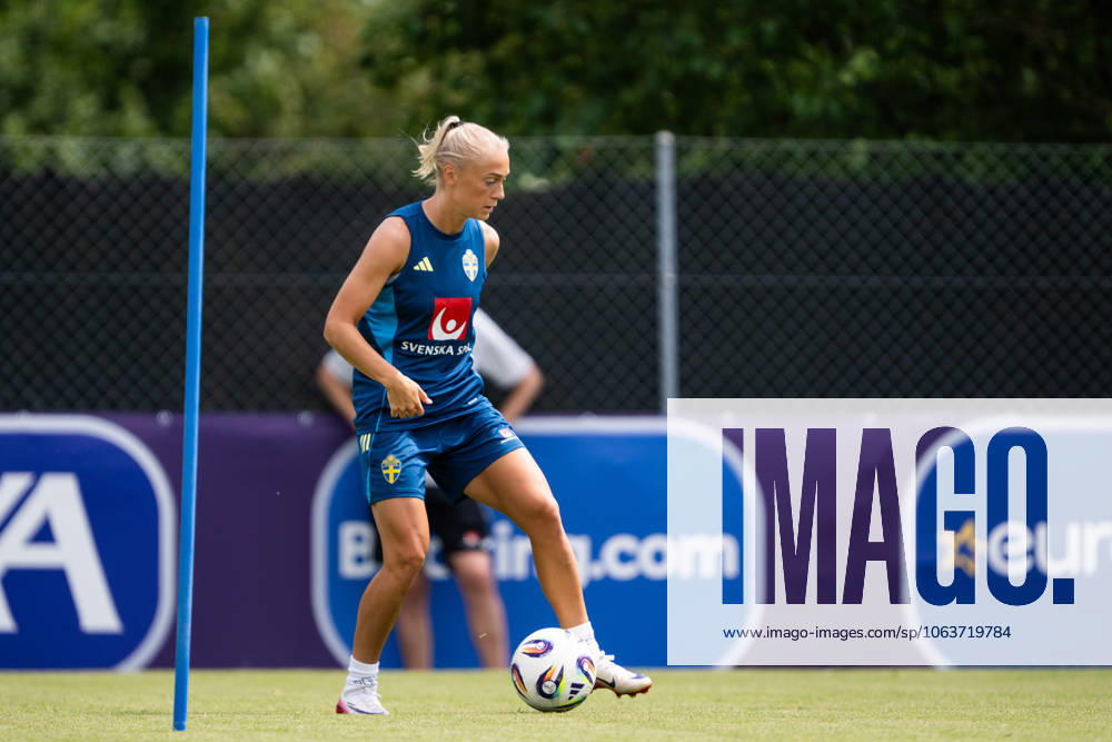Hanna Bennison of the Swedish women s national football team at a training session during the UEFA Women s Euro 2025 Championship on July 6, 2025 in Cham Photo Mathias Bergeld BILDBYRAN code MB MB1174 fotboll football soccer fotbolls em europamästerskap em uefa womens euro uefa womens european football championship womens euro 2025 dam kvinner women träning practice training sverige sweden 5 bbeng