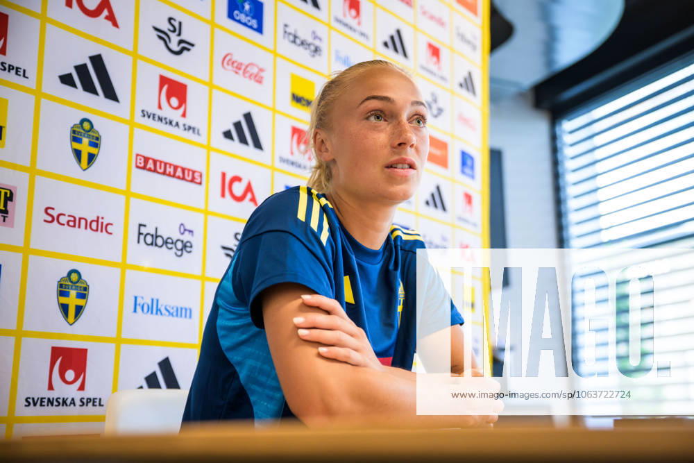 Hanna Bennison of the Swedish women s national football team at a press event during the UEFA Women s Euro 2025 Championship on July 6, 2025 in Cham Photo Mathias Bergeld BILDBYRAN kod MB MB1173 fotboll football soccer fotbolls em europamästerskap em uefa womens euro uefa womens european football championship womens euro 2025 dam kvinner women pressträff event meeting sverige sweden 5 bbeng