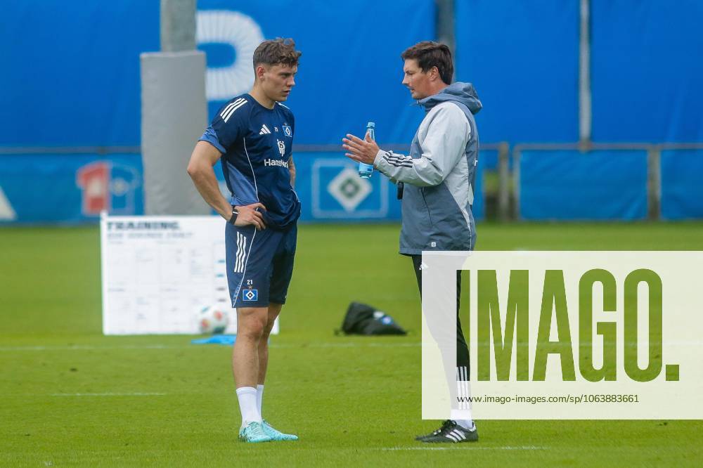 Nicolai Remberg Coach Merlin Polzin HSV Germany , Hamburg , Volksparkstadion , Football , 1 Bundesliga , Training of Hamburger SV