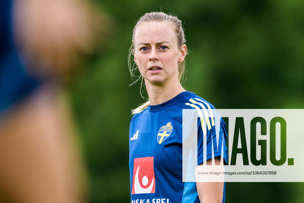 Amanda Ilestedt of the Swedish women s national football team at a training session during the UEFA Women s Euro 2025 Championship on July 15, 2025 in Cham Photo Ludvig Thunman BILDBYRAN code LT LT0718 fotboll football soccer fotbolls em europamästerskap em uefa womens euro uefa womens european football championship womens euro 2025 dam kvinner women träning practice training sverige sweden day 13 bbeng