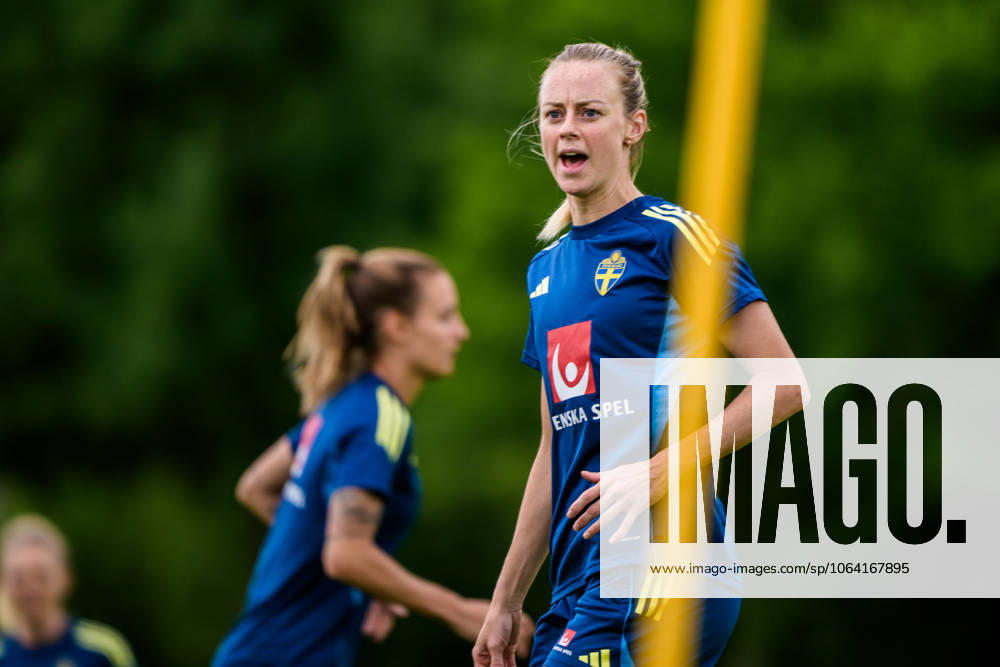 Amanda Ilestedt of the Swedish women s national football team at a training session during the UEFA Women s Euro 2025 Championship on July 15, 2025 in Cham Photo Ludvig Thunman BILDBYRAN code LT LT0718 fotboll football soccer fotbolls em europamästerskap em uefa womens euro uefa womens european football championship womens euro 2025 dam kvinner women träning practice training sverige sweden day 13 bbeng