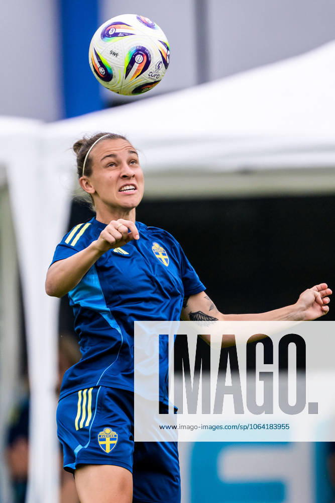 Julia Zigiotti Olme of the Swedish women s national football team at a training session during the UEFA Women s Euro 2025 Championship on July 16, 2025 in Cam Photo Ludvig Thunman BILDBYRAN code LT LT0720 fotboll football soccer fotbolls em europamästerskap em uefa womens euro uefa womens european football championship womens euro 2025 dam kvinner women träning practice training sverige sweden day 15 bbeng