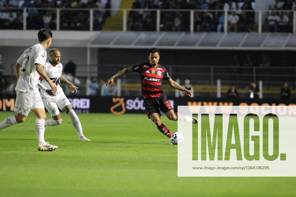 Match between Santos and Flamengo Santos (SP), 7 16 2025 - Football Santos x Flamengo - Allan during the match between Santos x Flamengo, valid for the 14th round of the Brazilian Championship Series A, held at Vila Belmiro, this Wednesday (16). Sao Paulo Brasil