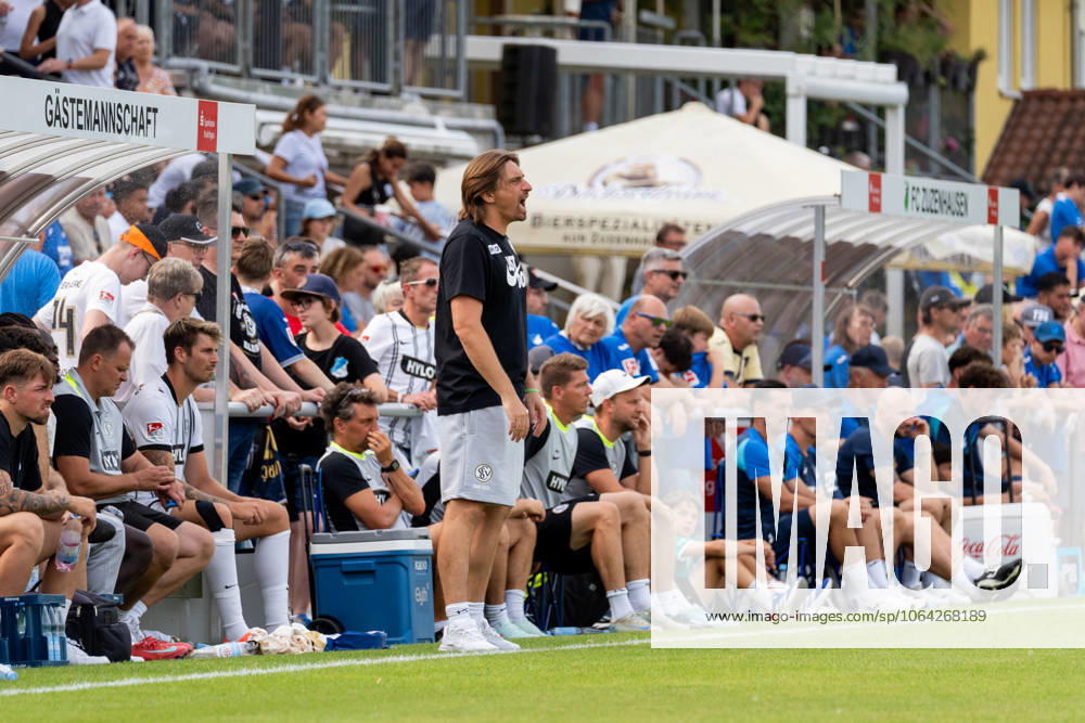 Vincent Wagner SV Elversberg, Head coach gives instructions to his team, GER, TSG 1899 Hoffenheim vs SV Elversberg, Football, Test match, Season 2025 2026, 19 07 2025, GER, TSG 1899 Hoffenheim vs SV Elversberg, Football, Test match, Season 2025 2026, 19 07 2025 Zuzenhausen