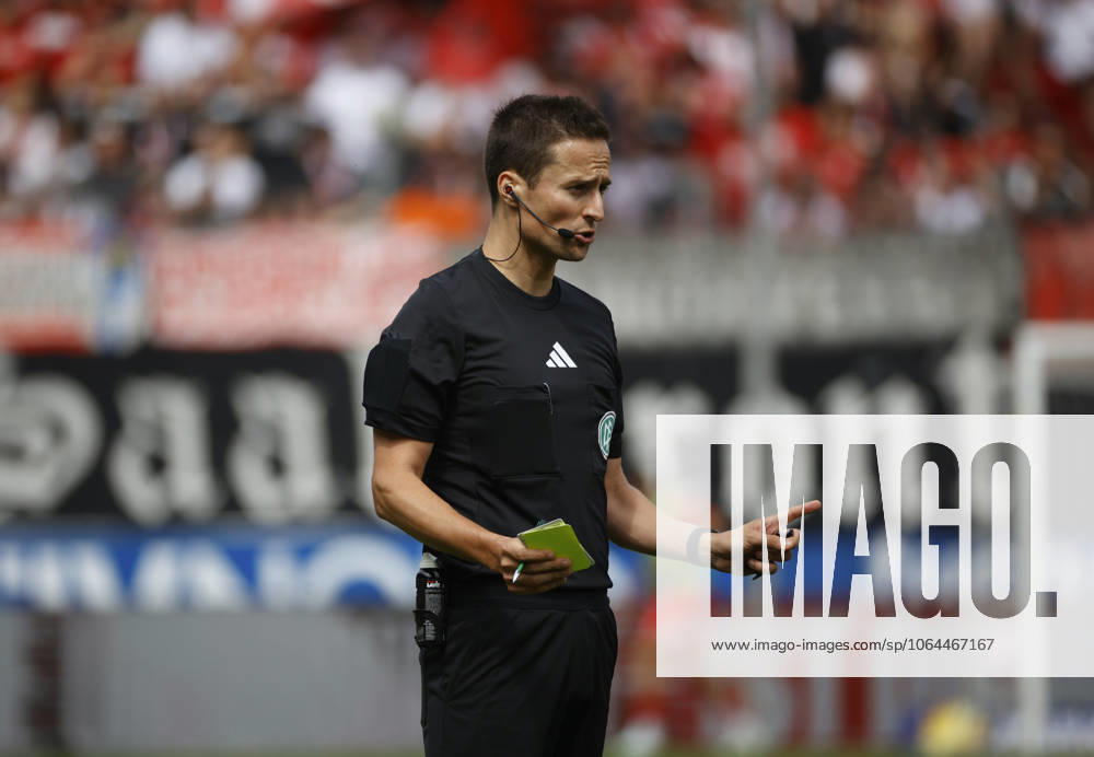 Halle Saale Saxony Anhalt Leuna Chemie Stadion Sport Football Hallescher FC Halle HFC Regionalliga Nordost 4 Liga Men Season 2025 2026 1 Matchday Hallescher FC BFC Dynamo Referee Daniel Bartnitzki