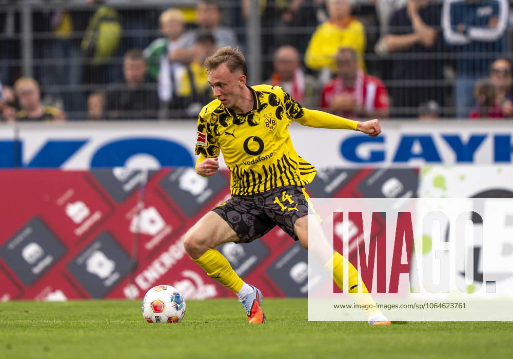 Maximilian Beier Borussia Dortmund, 14 Sportfreunde Siegen Borussia Dortmund 30 07 2025 Soccer, Test match, GER, Siegen, Leimbachstadion Siegen