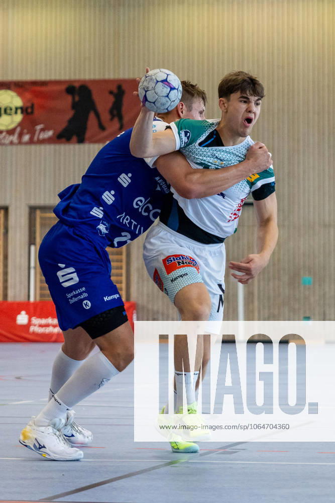 Elias NEWEL FRISCH AUF Goeppingen, 40 in a duel against Till Wente HBW Balingen Weilstetten, 21 FRISCH AUF Goeppingen FAG vs HBW Balingen Weilstetten HBW , Handball, Men, S Cup Altensteig 2025, Semi-finals, 2025 2026 season, 02 08 2025 FRISCH AUF Goeppingen FAG vs HBW Balingen Weilstetten HBW , Handball, Men, S Cup Altensteig 2025, Semi-finals, 2025 2026 season, 02 08 2025 Altensteig