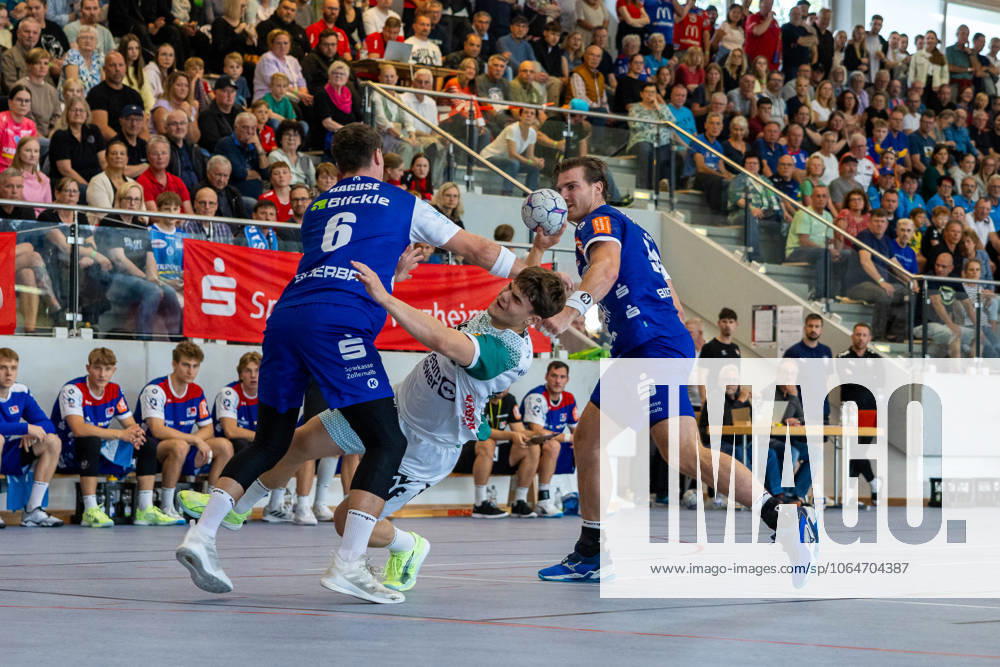 Elias NEWEL FRISCH AUF Goeppingen, 40 in a duel against Mex Raguse HBW Balingen Weilstetten, 06 FRISCH AUF Goeppingen FAG vs HBW Balingen Weilstetten HBW , Handball, Men, S Cup Altensteig 2025, Semi-finals, 2025 2026 season, 02 08 2025 FRISCH AUF Goeppingen FAG vs HBW Balingen Weilstetten HBW , Handball, Men, S Cup Altensteig 2025, Semi-finals, 2025 2026 season, 02 08 2025 Altensteig