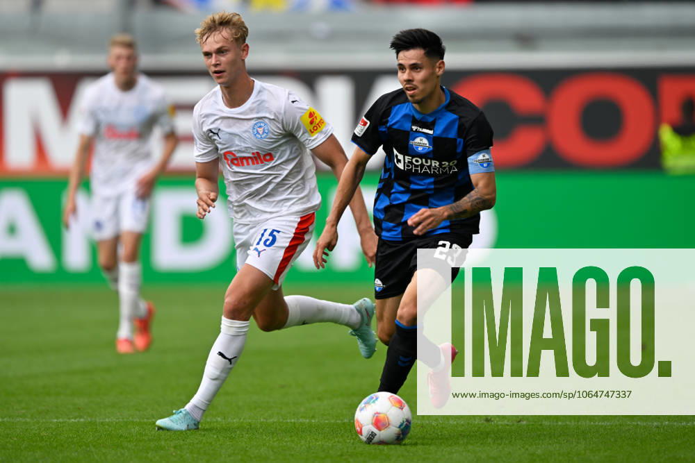 Paderborn, Home Deluxe Arena, 02 08 25, GER, Herren, 2 Bundesliga, Saison 2025 2026, SC Paderborn 07 KSV Holstein Kiel Bild v li im Zweikampf Kasper DAVIDSEN Kiel und Raphael OBERMAIR Paderborn DFL regulations prohibit any use of photographs as image sequences and or quasi video NRW Germany
