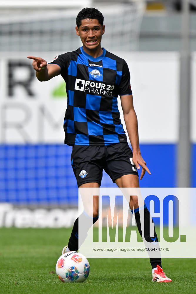 Paderborn, Home Deluxe Arena, 02 08 25, GER, Herren, 2 Bundesliga, Saison 2025 2026, SC Paderborn 07 KSV Holstein Kiel Bild Santiago CASTANEDA Paderborn DFL regulations prohibit any use of photographs as image sequences and or quasi video NRW Germany