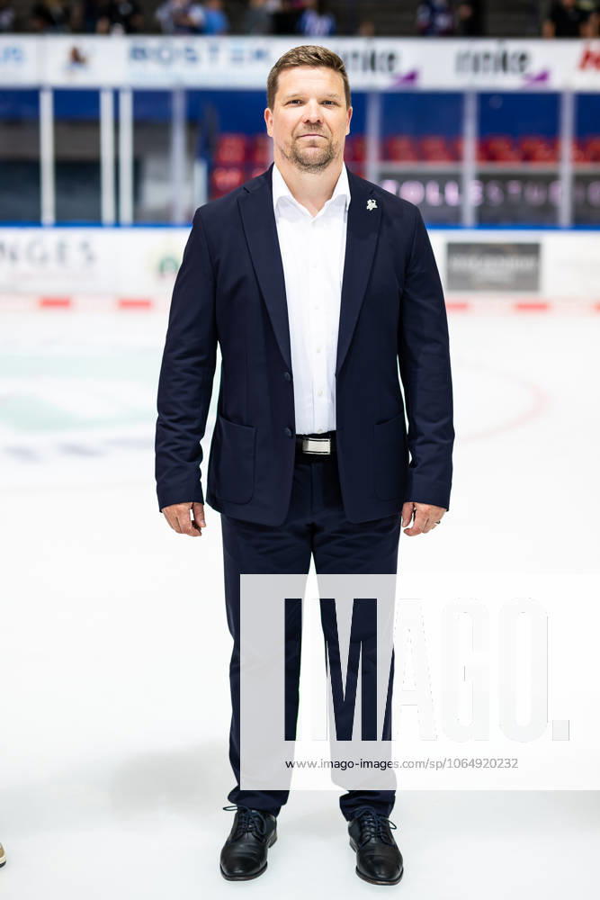 Jannu Kujala Co Coach, Assistant Coach, Performance Coach, Iserlohn Roosters , GER, first joint ice training of the Iserlohn Roosters, ice hockey, Penny DEL, season preparation, season 2025 2026, 09 08 2025, GER, first joint ice training of the Iserlohn Roosters, ice hockey, Penny DEL, season preparation, season 2025 2026, 09 08 2025 Iserlohn