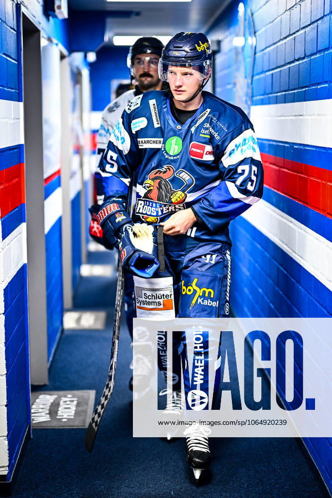 Julian Napravnik Iserlohn Roosters, 75 , GER, first joint ice training of the Iserlohn Roosters, ice hockey, Penny DEL, pre-season preparation, 2025 2026 season, 09 08 2025, GER, first joint ice training of the Iserlohn Roosters, ice hockey, Penny DEL, pre-season preparation, 2025 2026 season, 09 08 2025 Iserlohn