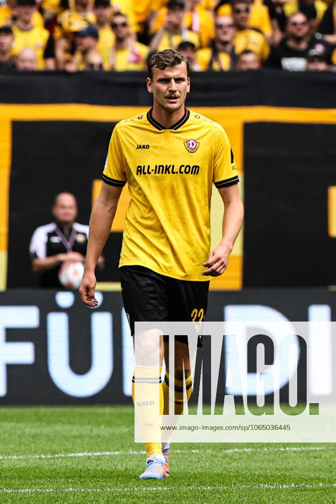 Christoph Daferner SG Dynamo Dresden,33 2 Soccer Bundesliga Season 2025 2026 SG Dynamo Dresden vs 1 FC Magdeburg at Rudolf Harbig Stadium in Dresden Freisteller,action,soccer,man,men,Germany