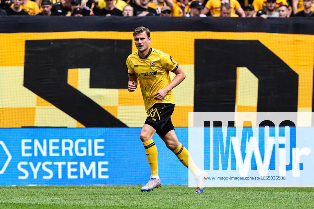 Christoph Daferner SG Dynamo Dresden,33 2 Soccer Bundesliga Season 2025 2026 SG Dynamo Dresden vs 1 FC Magdeburg at Rudolf Harbig Stadium in Dresden Freisteller,action,soccer,man,men,Germany