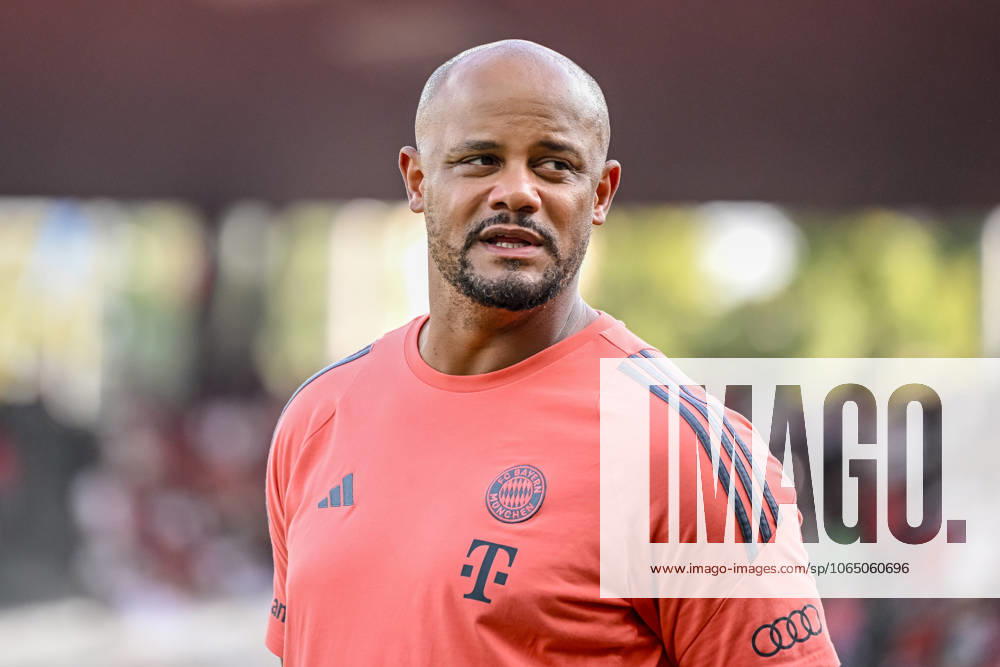 Trainer Vincent Kompany Bayern Muenchen Looks on during the pre season friendly match between Grasshopper Club Zürich and FC Bayern München at Stadion Letzigrund on August 12, 2025 in Zurich, Switzerland Photo by Harry Langer DeFodi Images