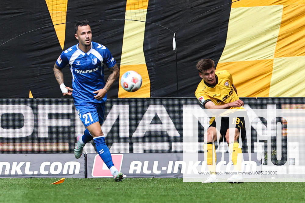 Alexander Rossipal SG Dynamo Dresden,19 vs Falko Michel 1 FC Magdeburg,21 2 Soccer Bundesliga Season 2025 2026 SG Dynamo Dresden vs 1 FC Magdeburg at Rudolf Harbig Stadium in Dresden Action,Soccer,Man,Men,Germany