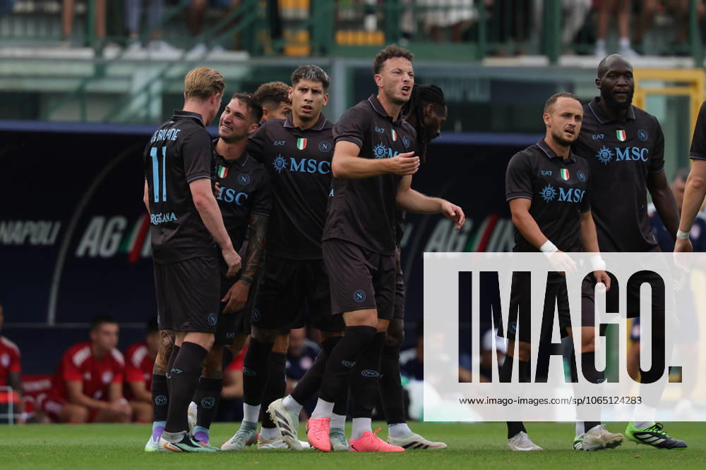 Napolis Matteo Politano celebrates after scoring goal 1-0 during the friendly match Napoli and Olympiakos at the Teofilo Patini Stadium in Castel Di Sangro, Central Southern Italy - Thursday, August 14 , 2025. -Soccer .
