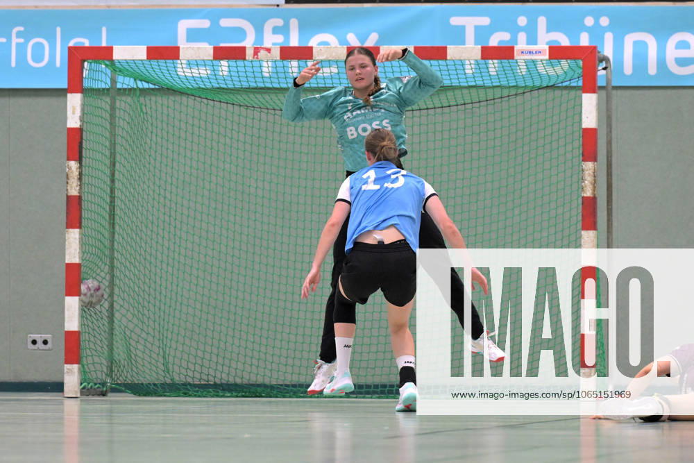 Marie Kristin Weiss TusSies Metzingen, 12 in goal against Alicia Stoffel Sport Union Neckarsulm, 13 TusSies Metzingen vs Sport Union Neckarsulm, handball, Alsco HBF, test match, 2025 2026 season, 15 08 2025 TusSies Metzingen vs Sport Union Neckarsulm, handball, Alsco HBF, test match, 2025 2026 season, 15 08 2025 Metzingen