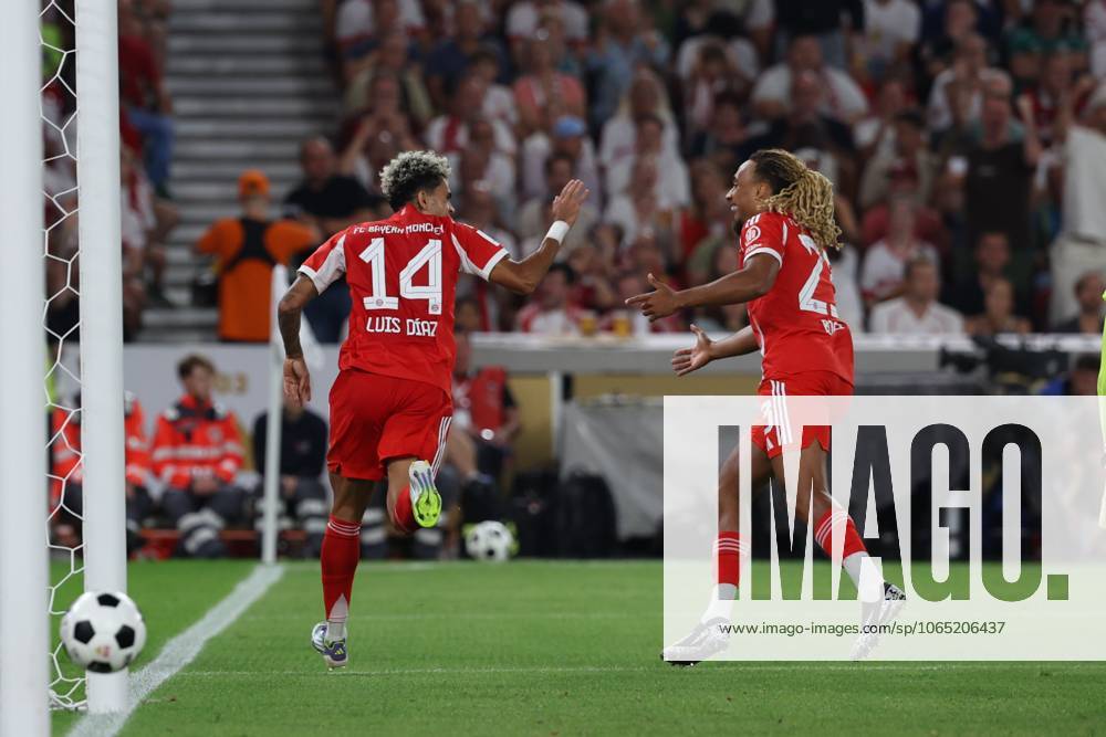Goal celebration by Luis Diaz 14 FC Bayern Muenchen , Sascha Boey 23 FC Bayern Muenchen to 0 2, VfB Stuttgart vs FC Bayern Muenchen, Football, Franz Beckenbauer Supercup, 16 08 2025 Stuttgart Baden Wuerttemberg Germany