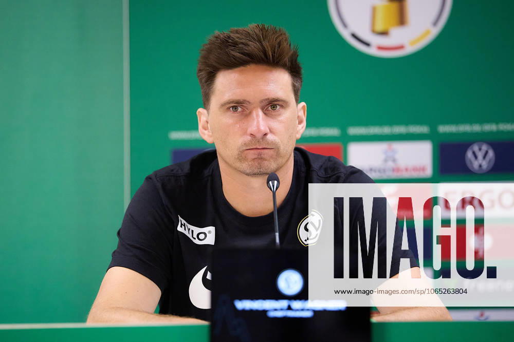 Vincent Wagner SV 07 Elversberg, Head coach in the press conference after the match, Portrait GER, SSV 1846 Ulm vs SV 07 Elversberg, Football, Mens DFB Cup, 1 round, Season 2025 2026, 17 08 2025 DFB regulations prohibit any use of photographs as image sequences and or quasi video GER, SSV 1846 Ulm vs SV 07 Elversberg, Football, Mens DFB Cup, 1 round, Season 2025 2026, 17 08 2025 Ulm