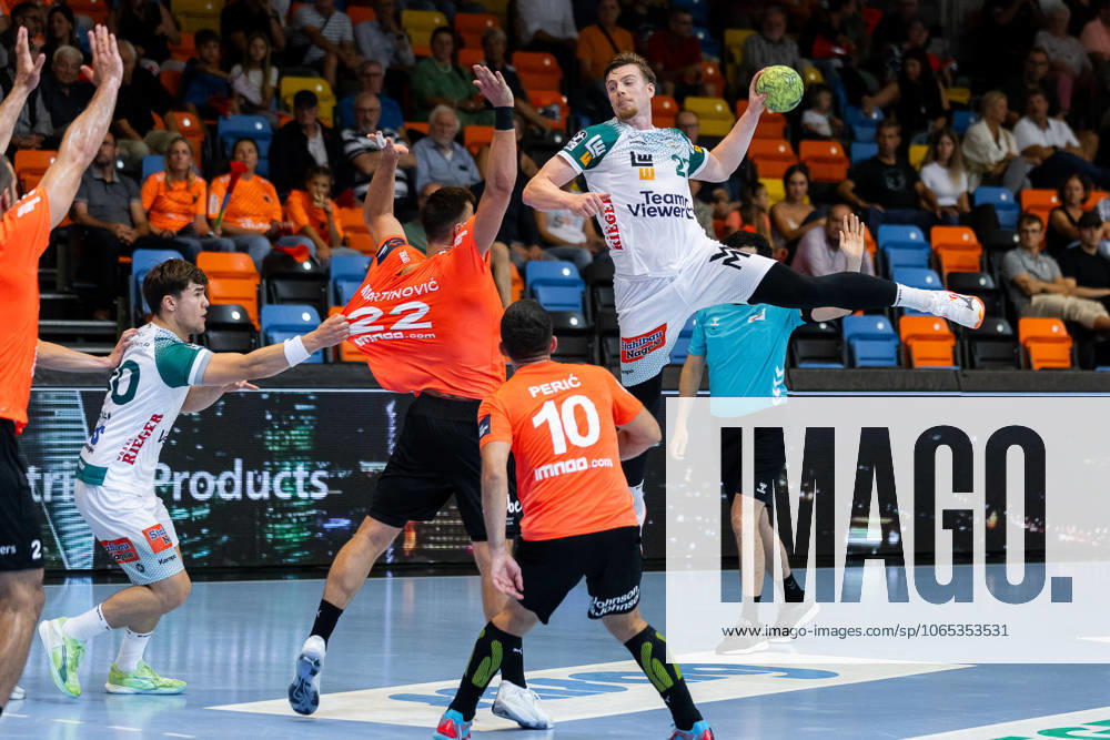 Erik PERSSON FRISCH AUF Goeppingen, 22 scores a goal, Action, Goal throw Kadetten Schaffhausen KSH vs FRISCH AUF Goeppingen FAG , Handball, Men, Falken Cup 2025 Kadetten season opener, Season 2025 2026, 20 08 2025 Kadetten Schaffhausen KSH vs FRISCH AUF Goeppingen FAG , Handball, Men, Falken Cup 2025 Kadetten season opener, Season 2025 2026, 20 08 2025 Schaffhausen