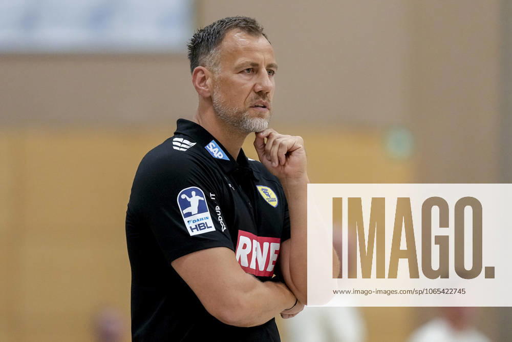 Maik Machulla coach, head coach, RNL , single picture, single photo, action, action, 22 08 2025, Östringen Germany , handball, test match, Rhein Neckar Löwen HC Kriens Luzern