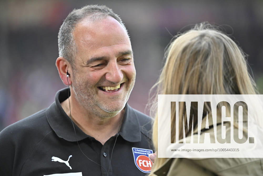 Before the match Coach Frank Schmidt 1 FC Heidenheim 1846 FCH in an interview dazn Portrait 1 FC Heidenheim 1846 FCH vs VfL Wolfsburg WOB 23 08 2025 DFL REGULATIONS PROHIBIT ANY USE OF PHOTOGRAPHS AS IMAGE SEQUENCES AND OR QUASI VIDEO 1 FC Heidenheim 1846 FCH vs VfL Wolfsburg WOB Heidenheim