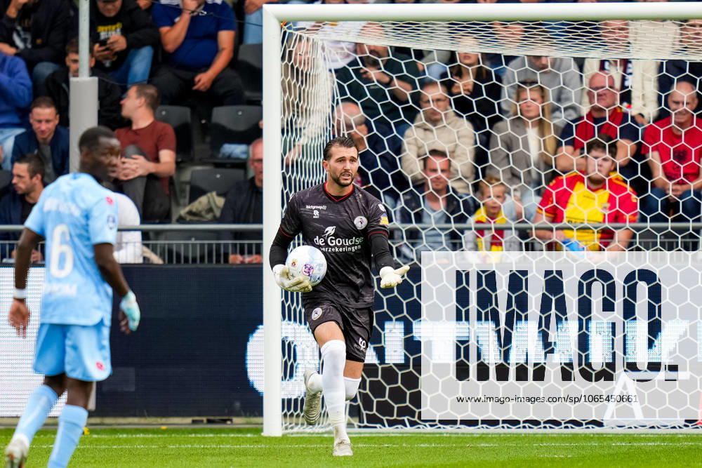 Eredivisie: Go Ahead Eagles v Sparta Rotterdam Deventer - Goalkeeper Joel Drommel of Sparta Rotterdam coaches during the third round of the 2025 2026 Eredivisie season. The match is set between Go Ahead Eagles and Sparta Rotterdam at De Adelaarshorst on 23 August 2025 in Deventer, The Netherlands. (VK Sportphoto Danny de Groot)