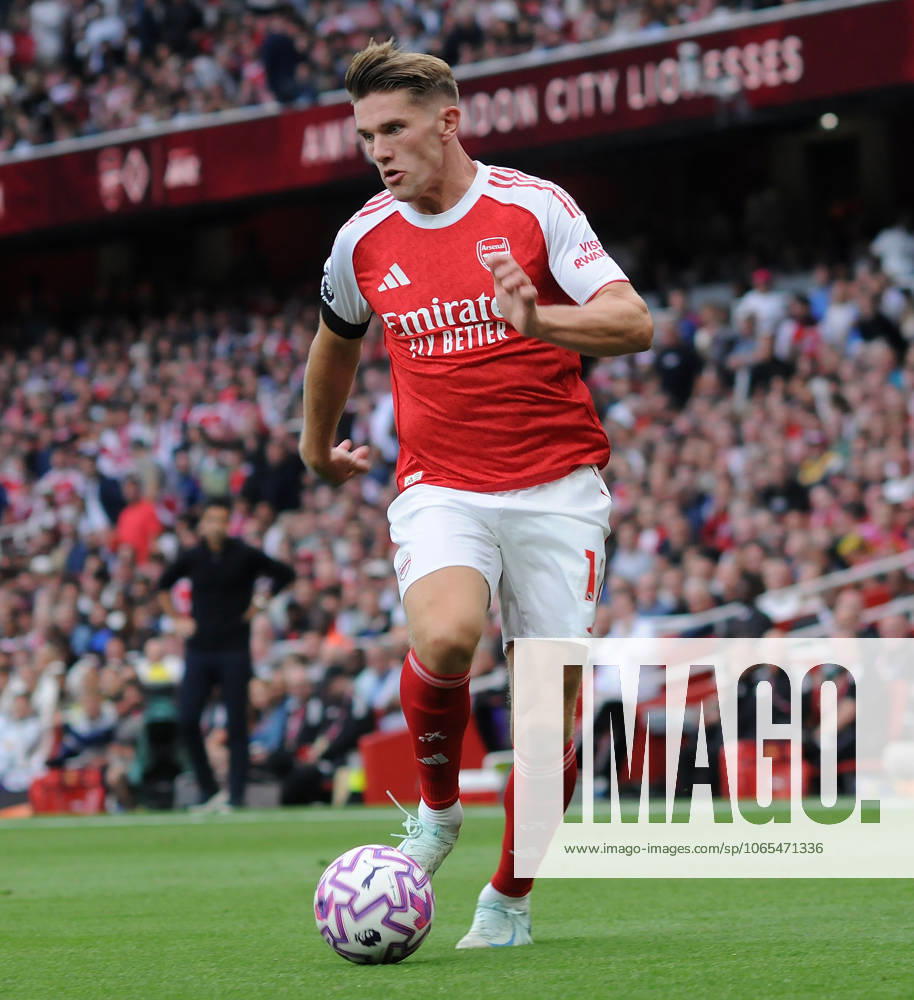 Football - 2025 2026 Premier League - Arsenal vs Leeds United - Emirates Stadium - Saturday 23rd August 2025 Viktor Gyokeres of Arsenal