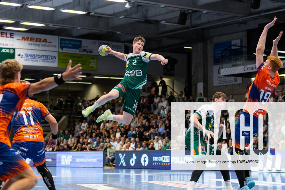 Oskar NEUDECK FRISCH AUF Goeppingen, 02 scores a goal, Action, Goal throw FRISCH AUF Goeppingen FAG vs SKK Talent Pilsen, Handball, Men, Players Night, Test match, Season opener, Season 2025 2026, 23 08 2025 FRISCH AUF Goeppingen FAG vs SKK Talent Pilsen, Handball, Men, Players Night, Test match, Season opener, Season 2025 2026, 23 08 2025 Goeppingen