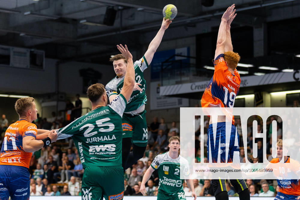 Erik PERSSON FRISCH AUF Goeppingen, 22 scores a goal, Action, Goal throw FRISCH AUF Goeppingen FAG vs SKK Talent Pilsen, Handball, Men, Players Night, Test match, Season opener, Season 2025 2026, 23 08 2025 FRISCH AUF Goeppingen FAG vs SKK Talent Pilsen, Handball, Men, Players Night, Test match, Season opener, Season 2025 2026, 23 08 2025 Goeppingen