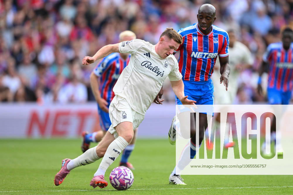 Crystal Palace v Nottingham Forest - Premier League Elliott Anderson of Nottingham Forest is under pressure from Jean-Philippe Mateta of Crystal Palace during the Premier League match between Crystal Palace and Nottingham Forest at Selhurst Park in London, England, on August 24, 2025. London Greater London United Kingdom