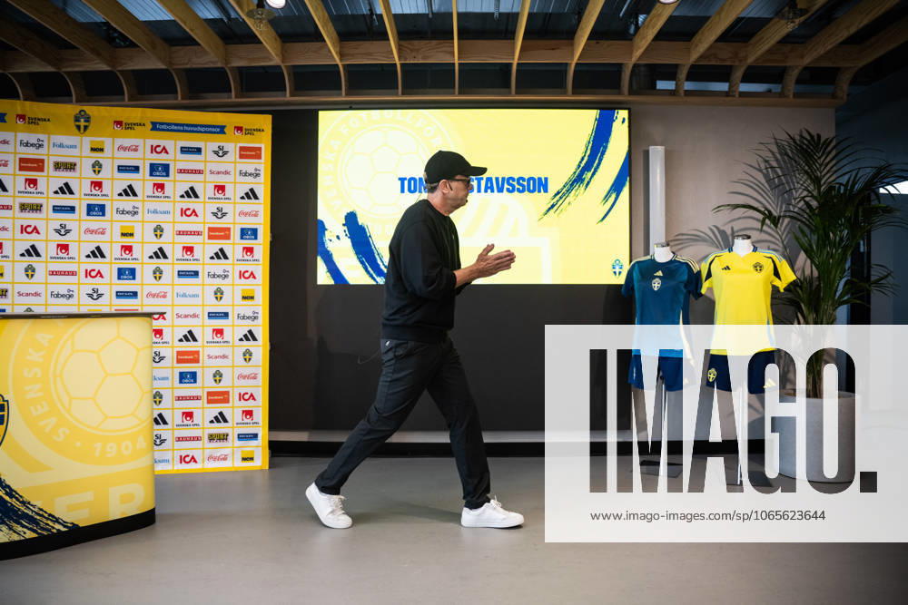 head coach Tony Gustavsson of the Swedish women s national football team during a press conference on August 27, 2025 in Stockholm Photo Johanna Säll BILDBYRAN kod JL JL0546 fotboll football soccer fotball presskonferens press conference sverige sweden dam bbeng