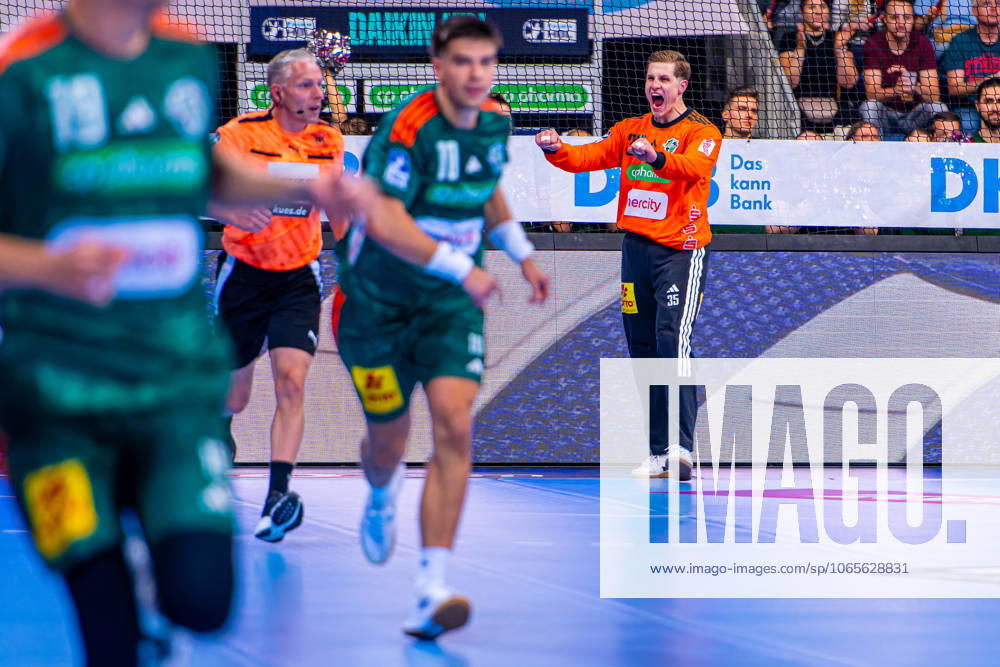 Joel Birlehm TSV Hannover Burgdorf, No. 35 v l , TSV Hannover Burgdorf green against VfL Gummersbach light blue on matchday 1 of the 2025 2026 season in the DAIKIN Handball Bundesliga 27 08 2025, ZAG Arena Hannover, GER ,